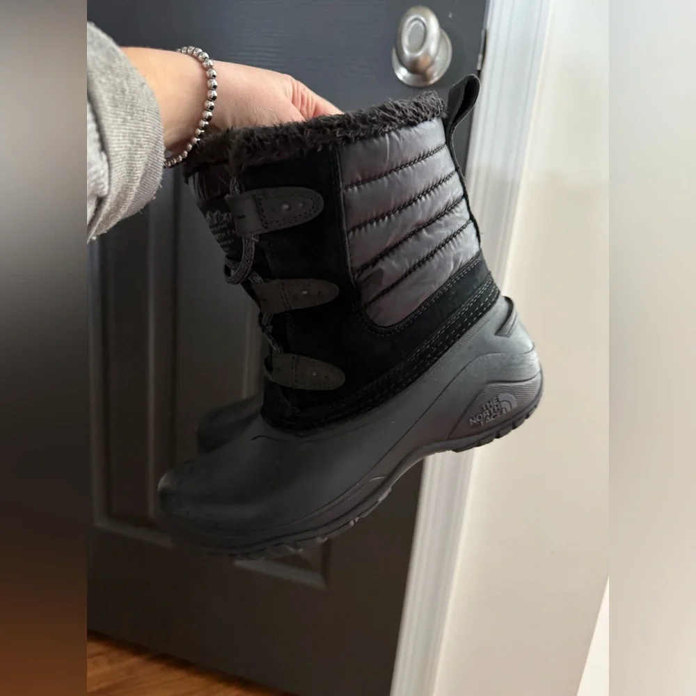 The North Face Women's Shellista II Shorty Boots - Black and Gray - Picture 7 of 10